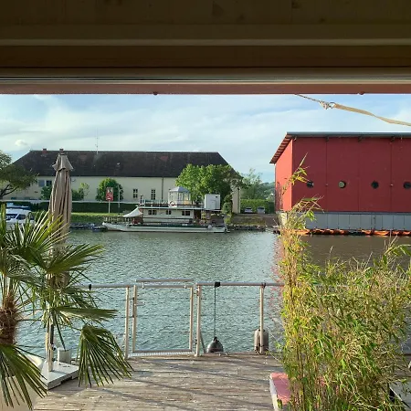 Botel Waterside Living - Hausboot