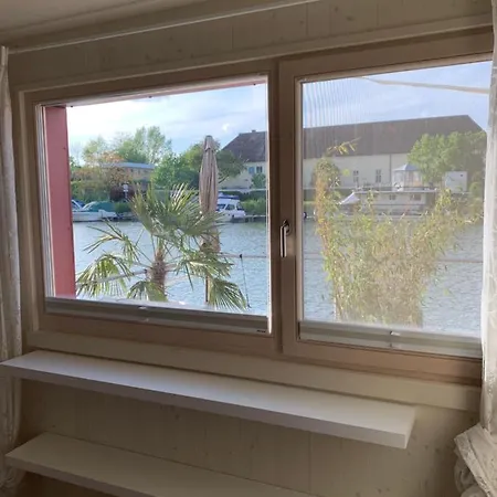 Waterside Living - Hausboot Botel *