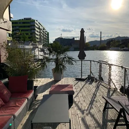Botel Waterside Living - Hausboot